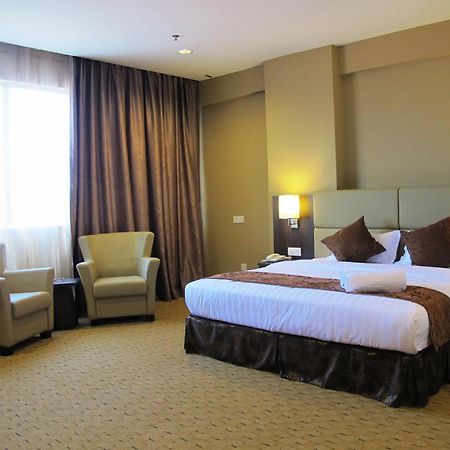 Lintas View Hotel Kota Kinabalu Esterno foto