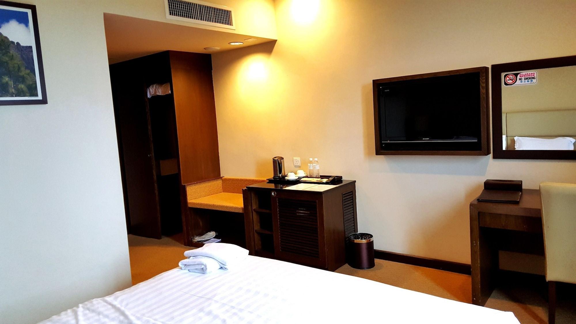 Lintas View Hotel Kota Kinabalu Esterno foto