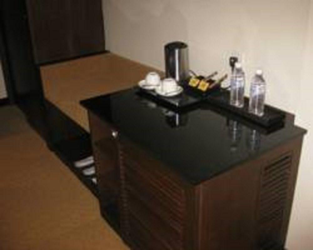 Lintas View Hotel Kota Kinabalu Esterno foto