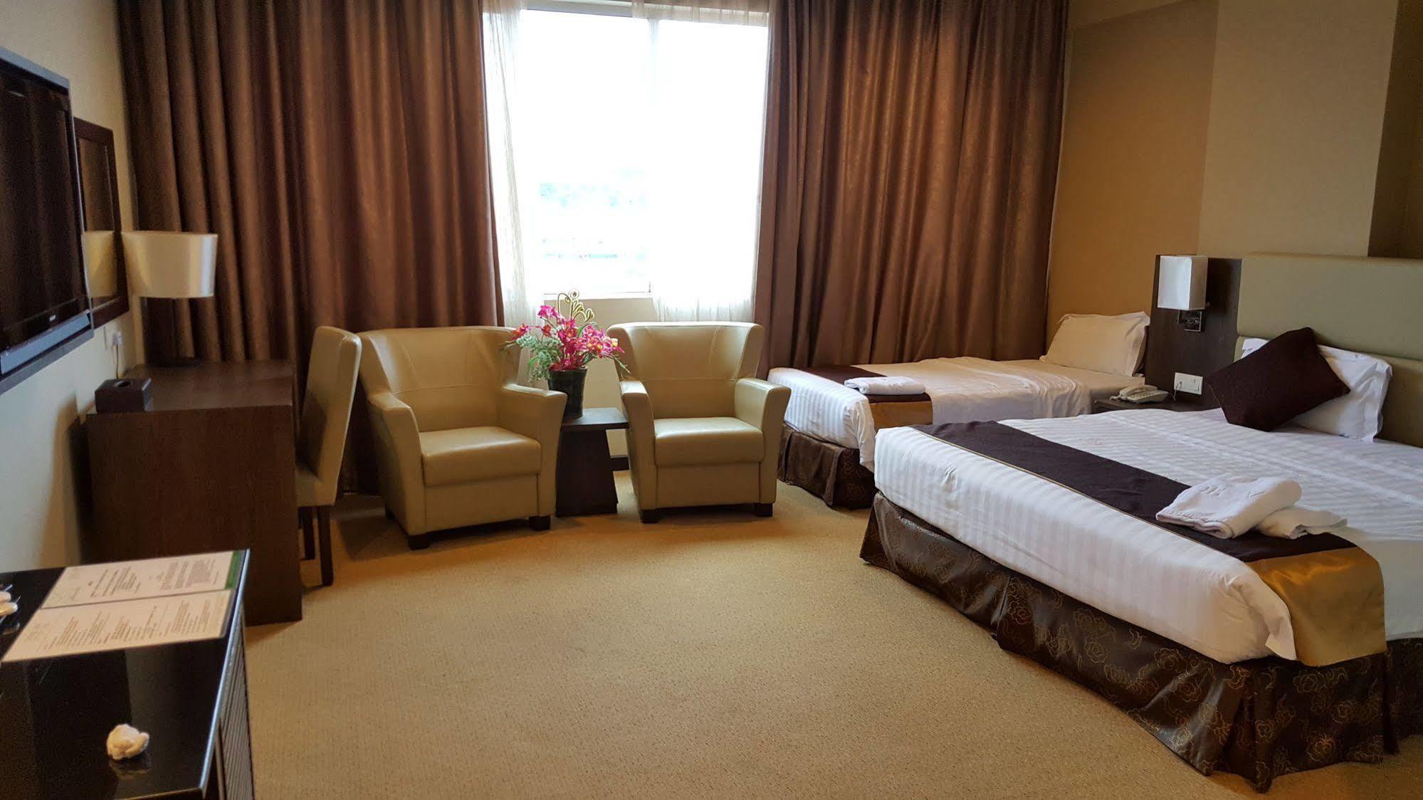 Lintas View Hotel Kota Kinabalu Esterno foto