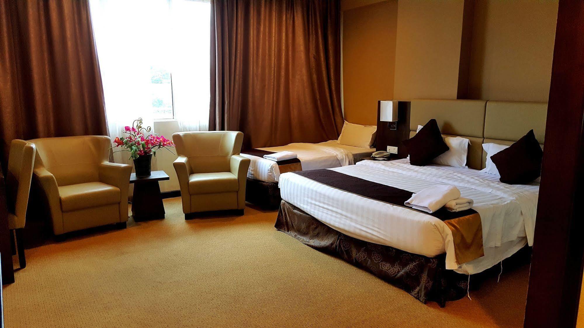 Lintas View Hotel Kota Kinabalu Esterno foto